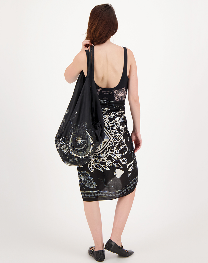 River Scarf Black Magic