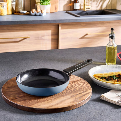 28cm and 20cm Recycled Aluminium Frying Pan Set - Blue