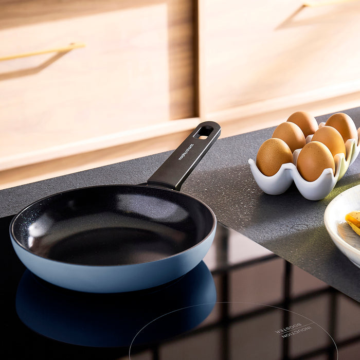 28cm and 20cm Recycled Aluminium Frying Pan Set - Blue