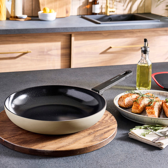 28cm and 20cm Recycled Aluminium Frying Pan Set - Cream