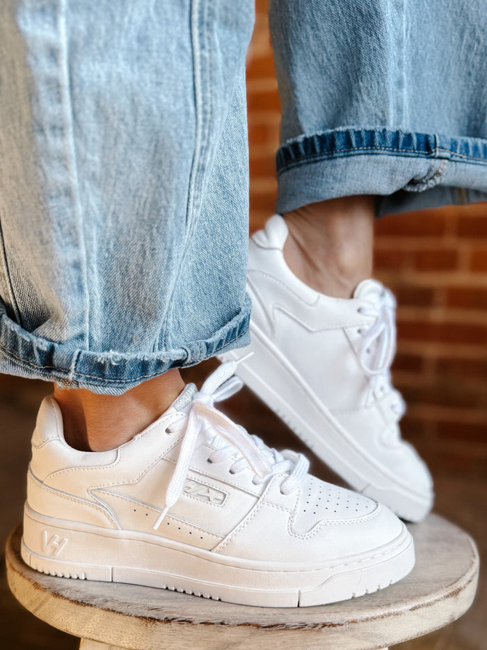 Finesse 7 Low Top Sneaker, White