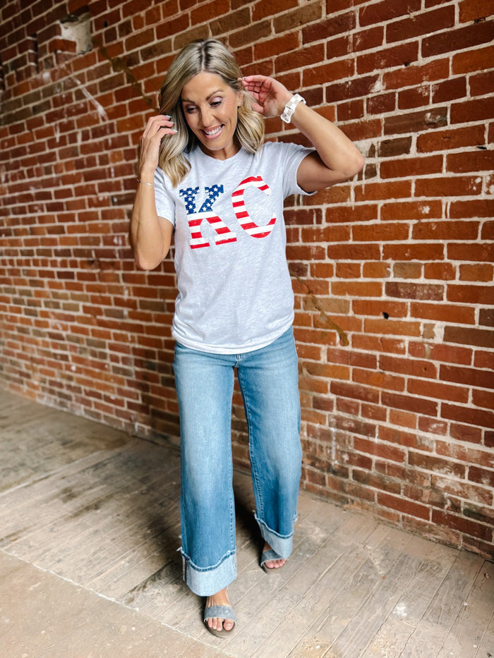 Flag Distressed KC Graphic Tee, Ash Grey