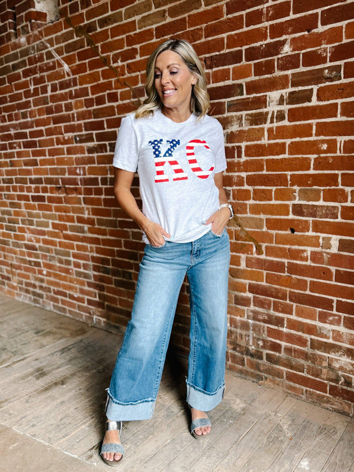 Flag Distressed KC Graphic Tee, Ash Grey