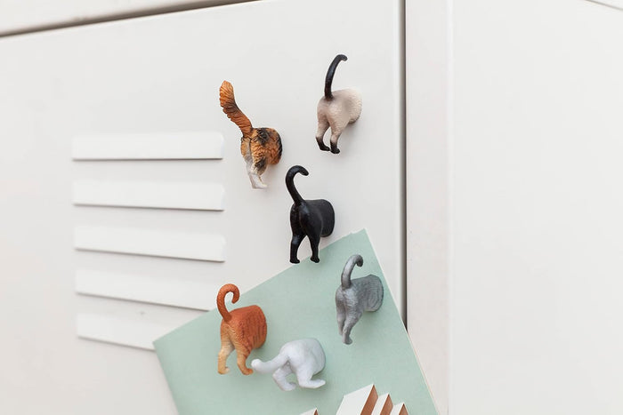 Kikkerland Design Inc Butt Magnets Cat 5/6 - Dog.Dog.Cat.