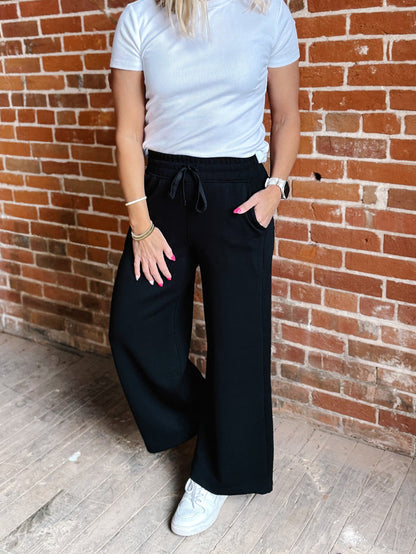 Off Duty Chic Cropped Pant, Black
