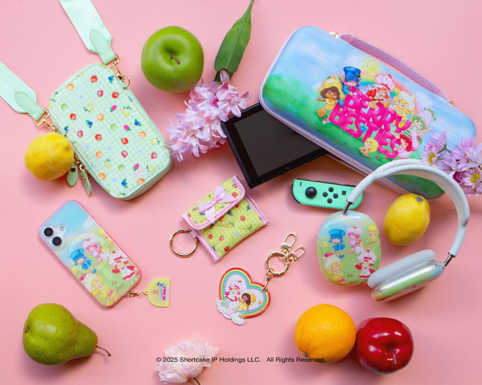 Strawberry Shortcake™ Berry Besties Rainbow Charging Port Charms - 3pk