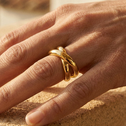 Waves Twisted Ring Gold